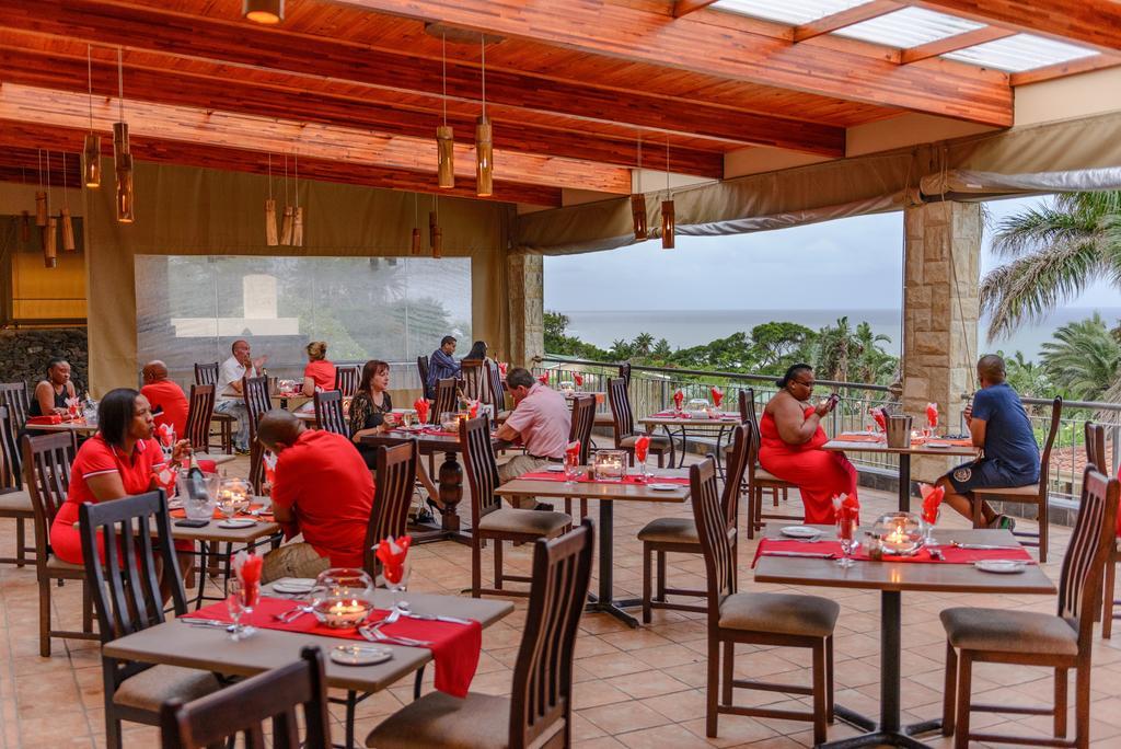 Umthunzi Hotel And Conference Umtentweni Экстерьер фото