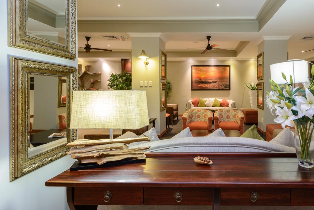 Umthunzi Hotel And Conference Umtentweni Экстерьер фото