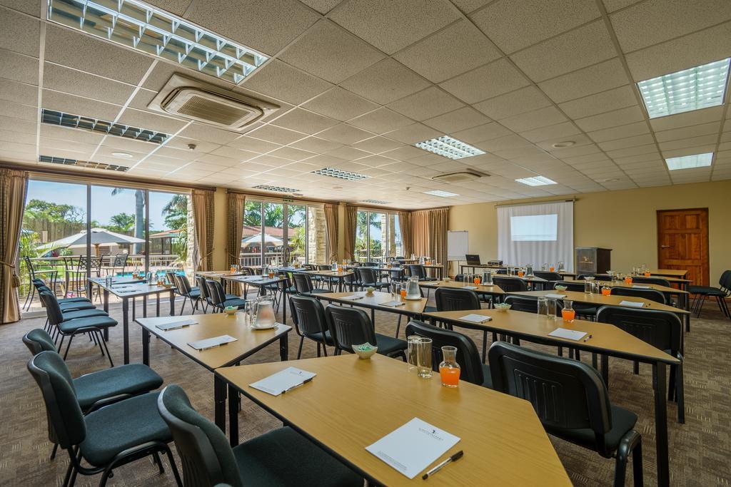Umthunzi Hotel And Conference Umtentweni Экстерьер фото