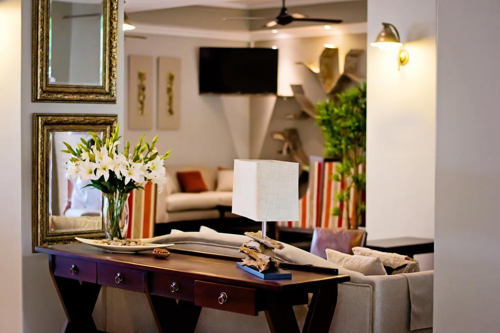 Umthunzi Hotel And Conference Umtentweni Экстерьер фото