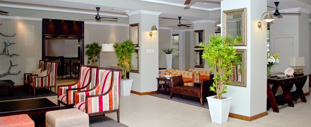 Umthunzi Hotel And Conference Umtentweni Экстерьер фото