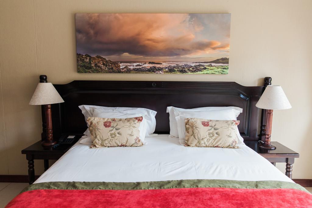 Umthunzi Hotel And Conference Umtentweni Экстерьер фото