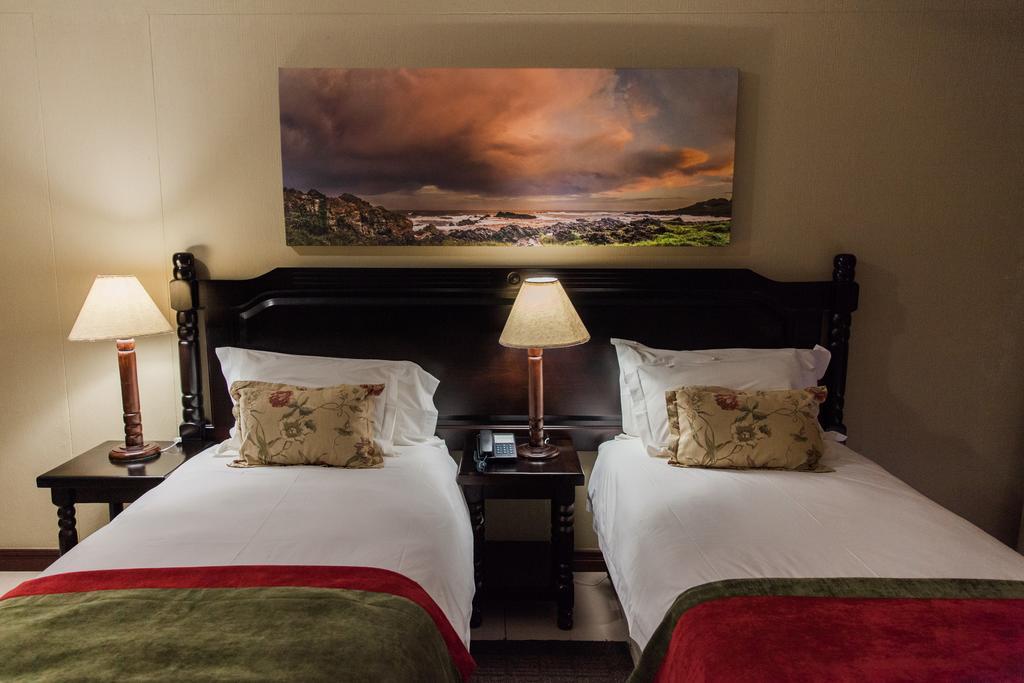 Umthunzi Hotel And Conference Umtentweni Экстерьер фото
